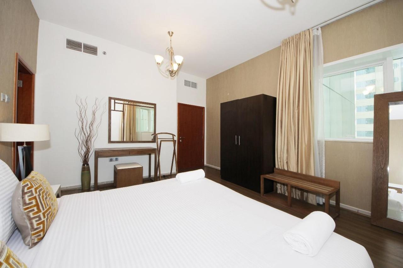 Private Rooms In 3 Bedroom Apartment Skynest Homes Marina Pinnacle Dubai Exterior photo