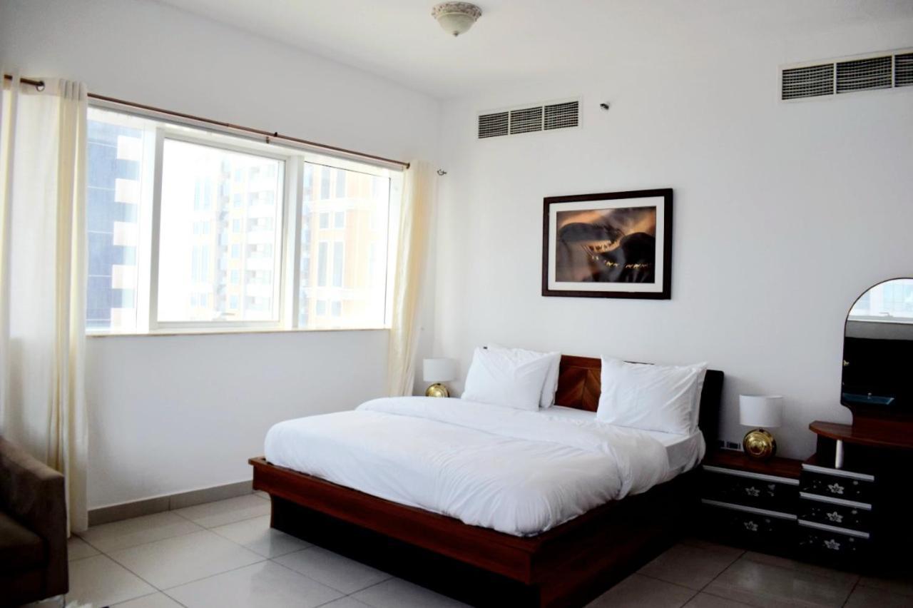 Private Rooms In 3 Bedroom Apartment Skynest Homes Marina Pinnacle Dubai Exterior photo