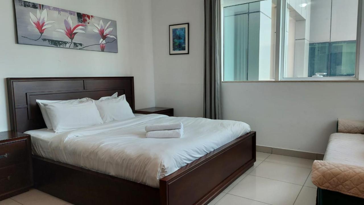 Private Rooms In 3 Bedroom Apartment Skynest Homes Marina Pinnacle Dubai Exterior photo