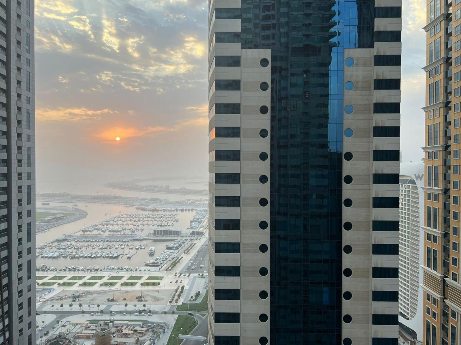 Private Rooms In 3 Bedroom Apartment Skynest Homes Marina Pinnacle Dubai Exterior photo