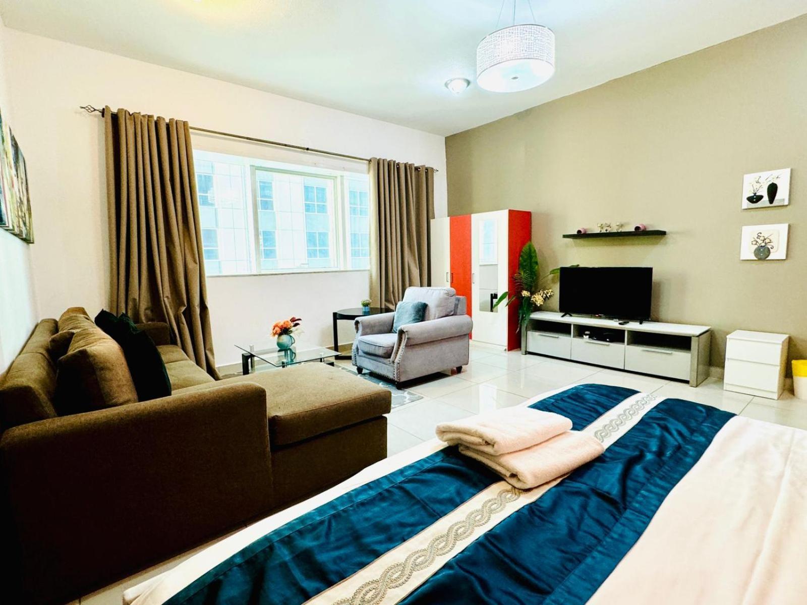 Private Rooms In 3 Bedroom Apartment Skynest Homes Marina Pinnacle Dubai Exterior photo
