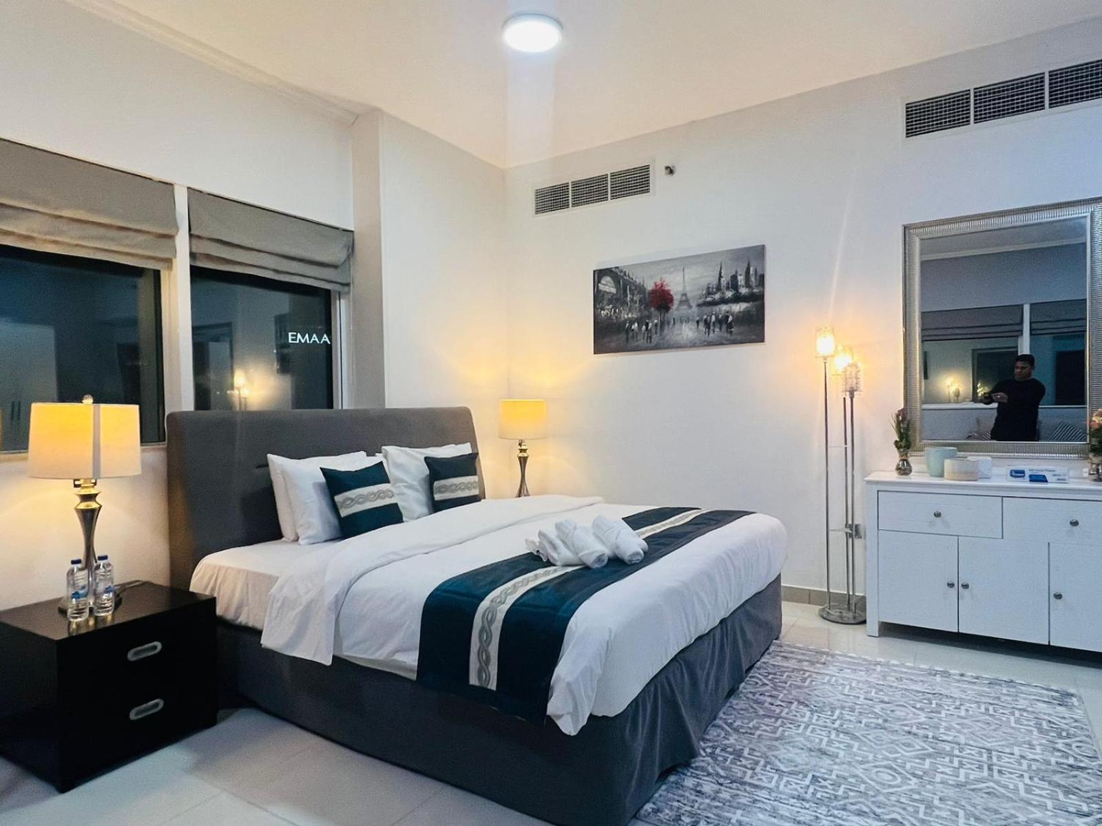 Private Rooms In 3 Bedroom Apartment Skynest Homes Marina Pinnacle Dubai Exterior photo