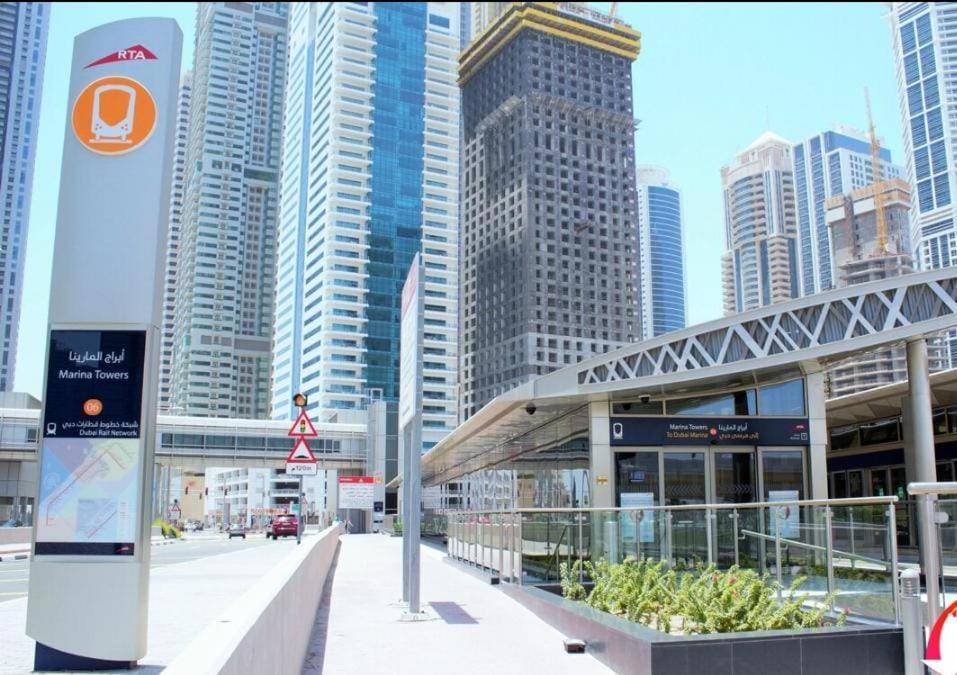 Private Rooms In 3 Bedroom Apartment Skynest Homes Marina Pinnacle Dubai Exterior photo