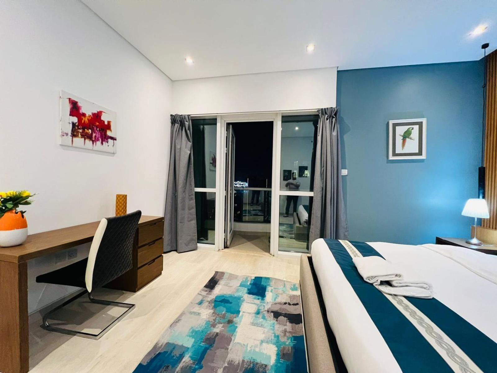 Private Rooms In 3 Bedroom Apartment Skynest Homes Marina Pinnacle Dubai Exterior photo